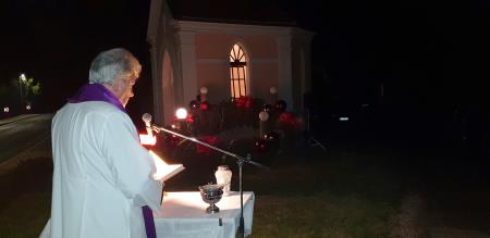 Vaščani Gibine postavili adventni venec 1